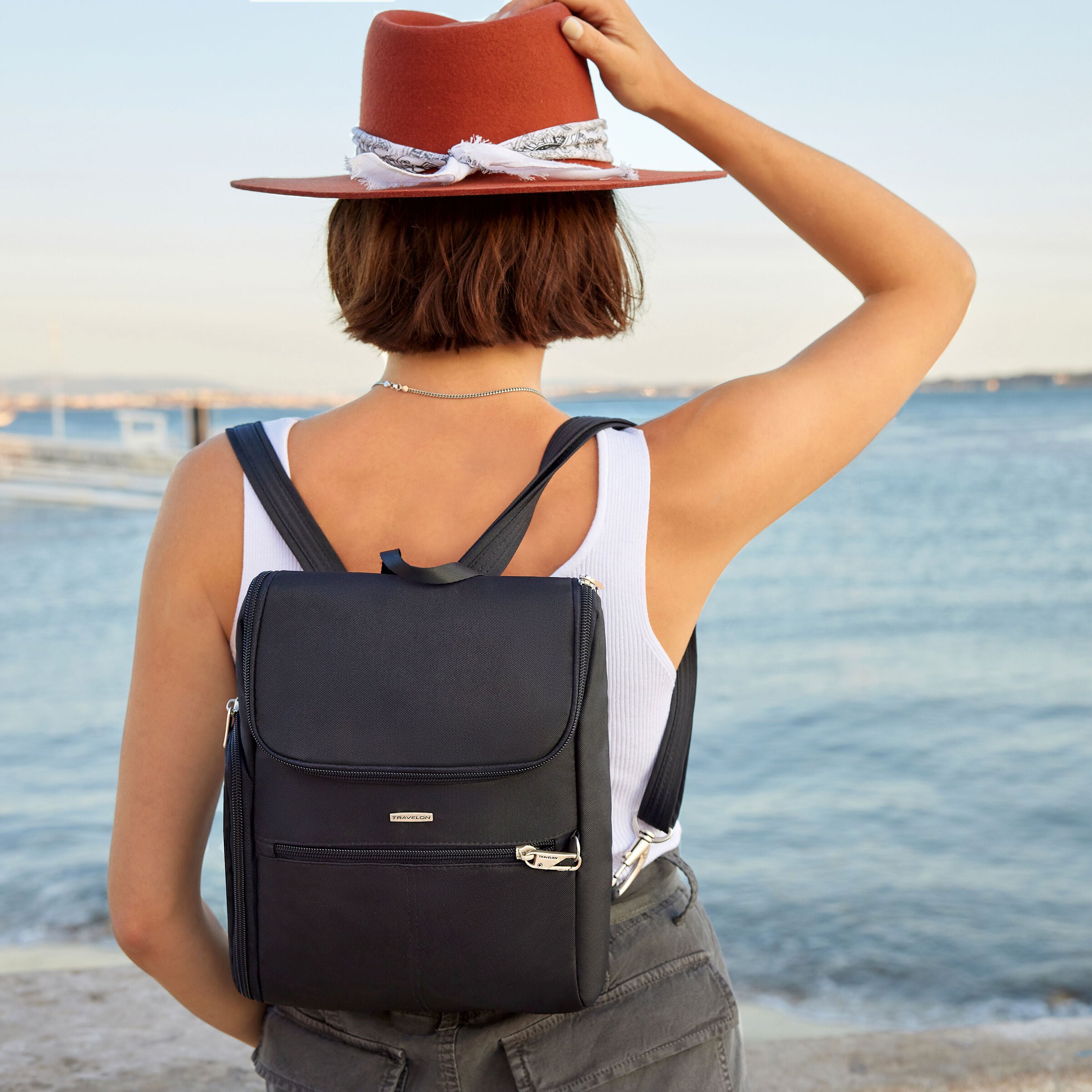 Travelon Crossbody Bandolera Antirrobo Minibag Nut Beige Acabado De Los