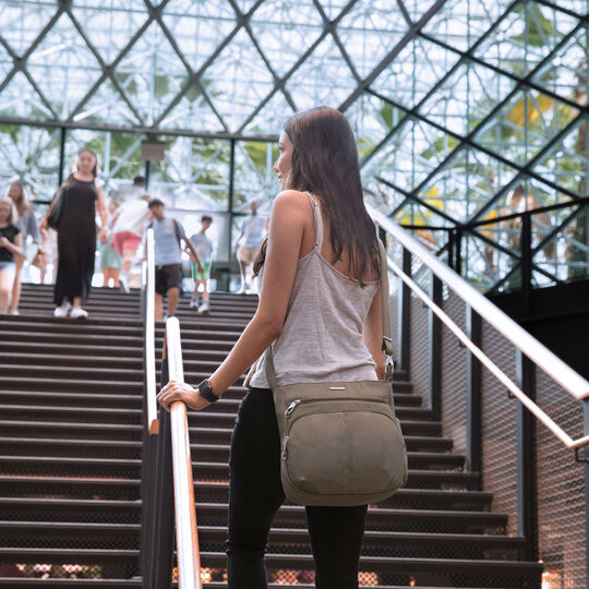 pdp_main_image_mobile image number null